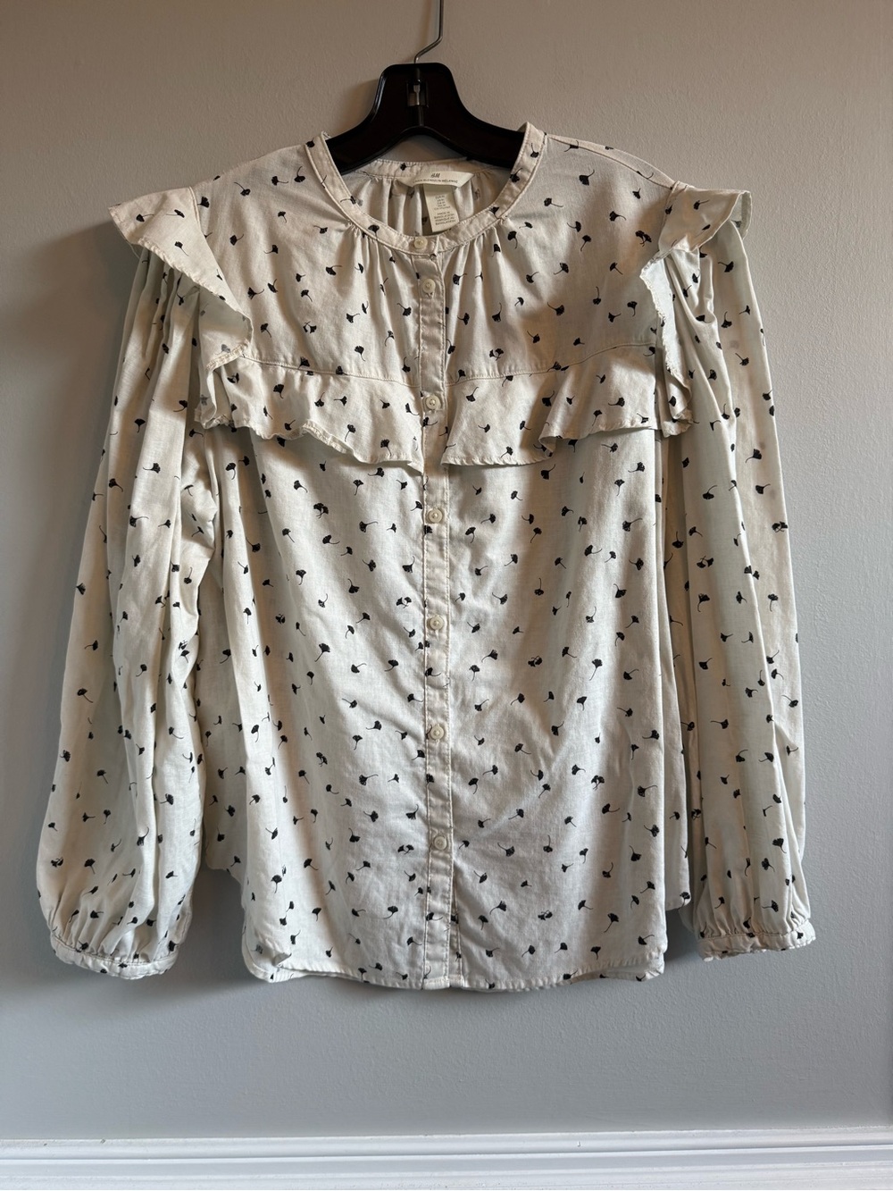 H&M linen blend ruffle top, EUC, medium